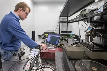 Samsung expects third-quarter profit to fall 56% y···